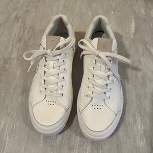 ON The Roger Advantage Shoe